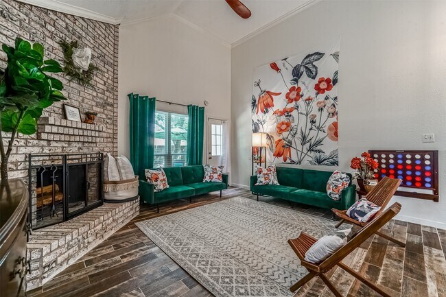 Photo - 718 Regency Ct