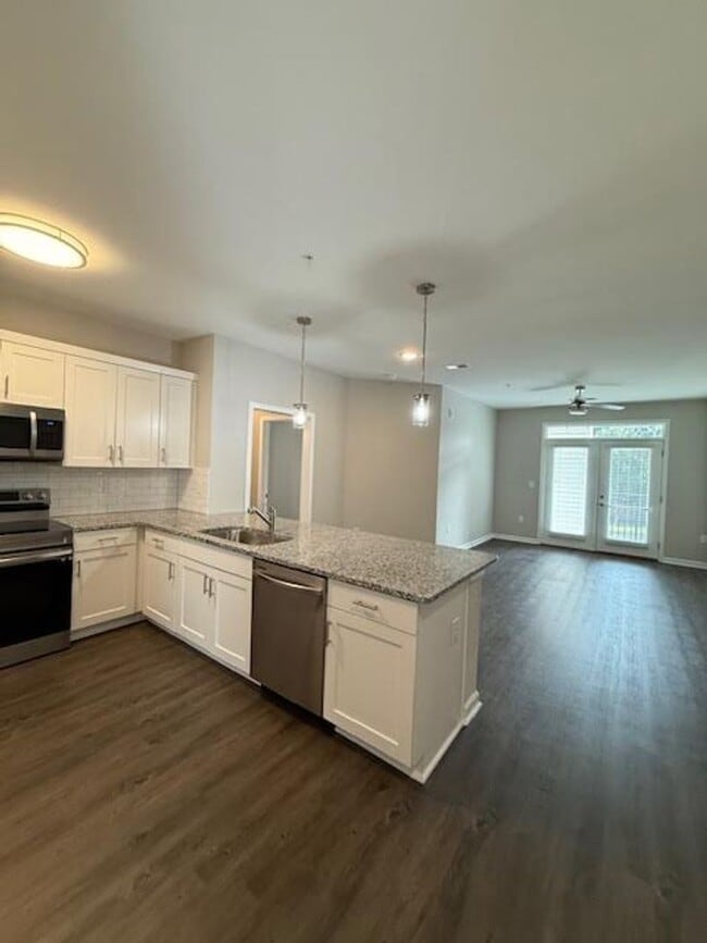 5621 Lucas Ct