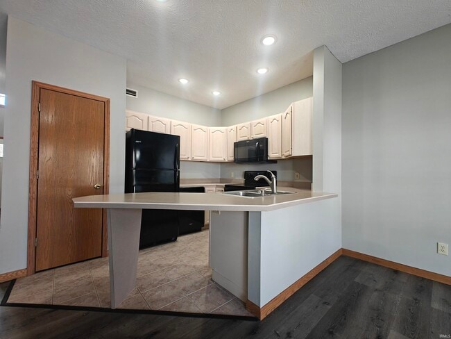 Photo - 400 Saw Mill Rd Unit 10