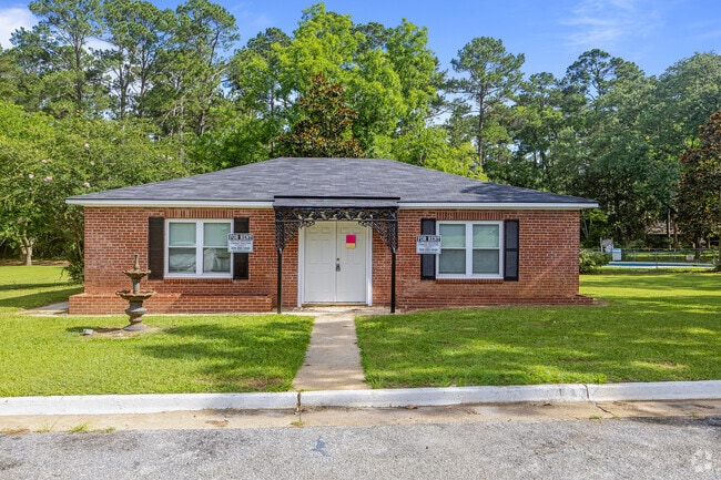 Brick Pointe Apartments - Lease Office