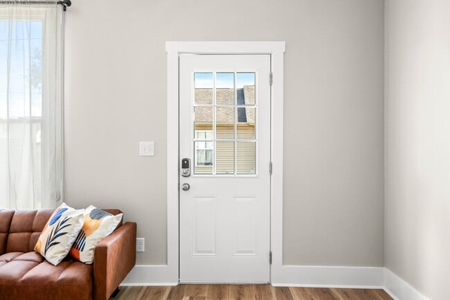 Photo - 639 Maple St Unit ID1397946P