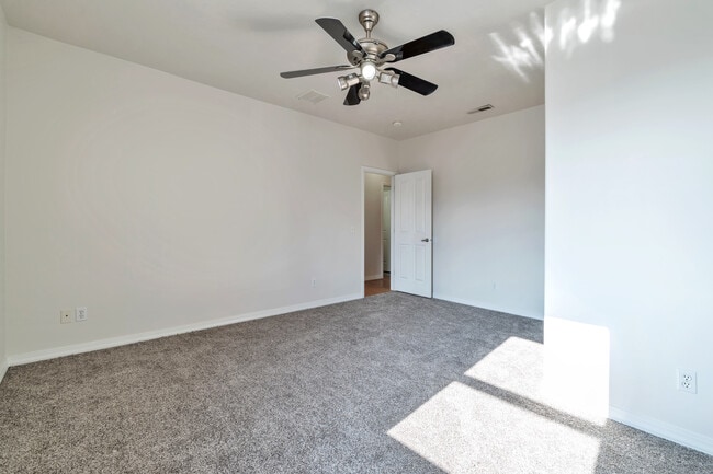 Building Photo - 70 N Main St Rental