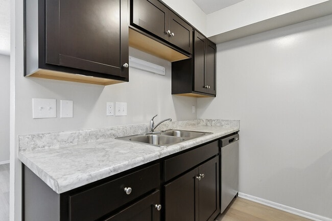 The Brook - Boulder Creek Apartments