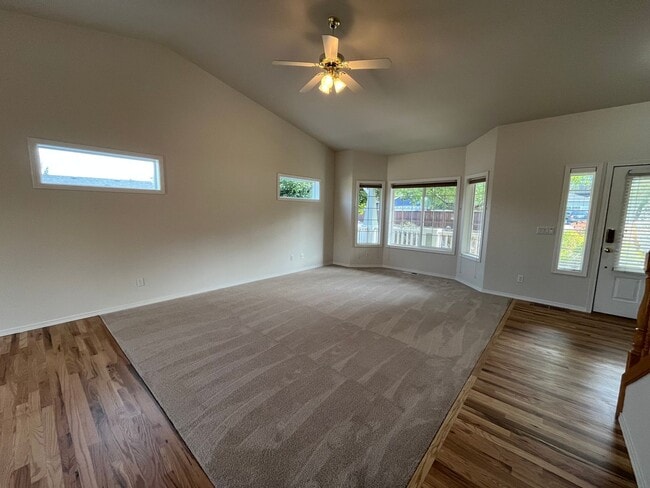 Photo - 3111 NE Dennis Ct