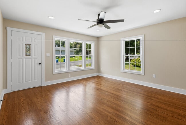 Photo - 2628 Linden Pl