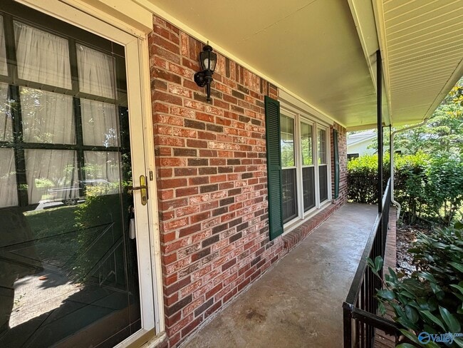 Photo - 1925 Lynnbrook Dr SW