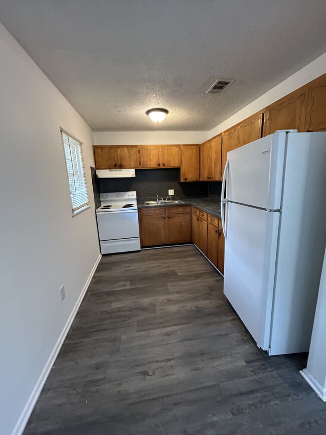 Photo - 3311 Kingsbury St