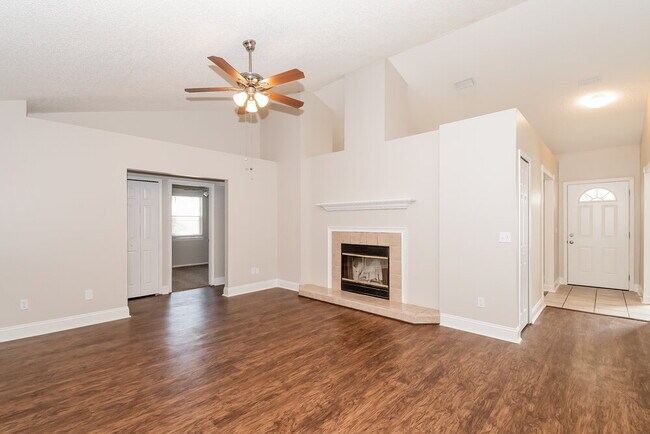 Photo - 606 Charles Pinckney St
