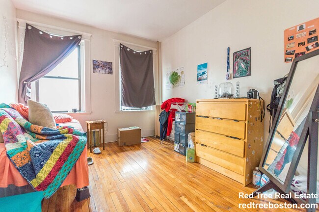 Photo - 28 Glenville Ave Unidad 2