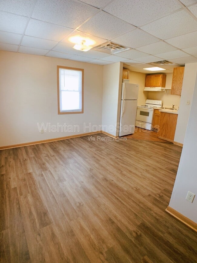 Building Photo - 308 W Adams Rd Rental