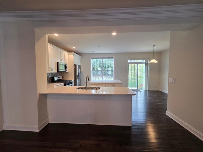 Photo - 12 Putnam Ln