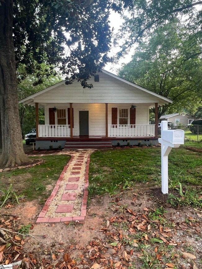 Photo - 779 Saxon Ave Casa