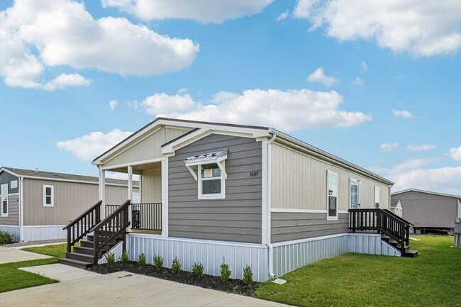 Photo - 1609 American Dr