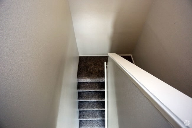 2Bd/2.5 Town Home