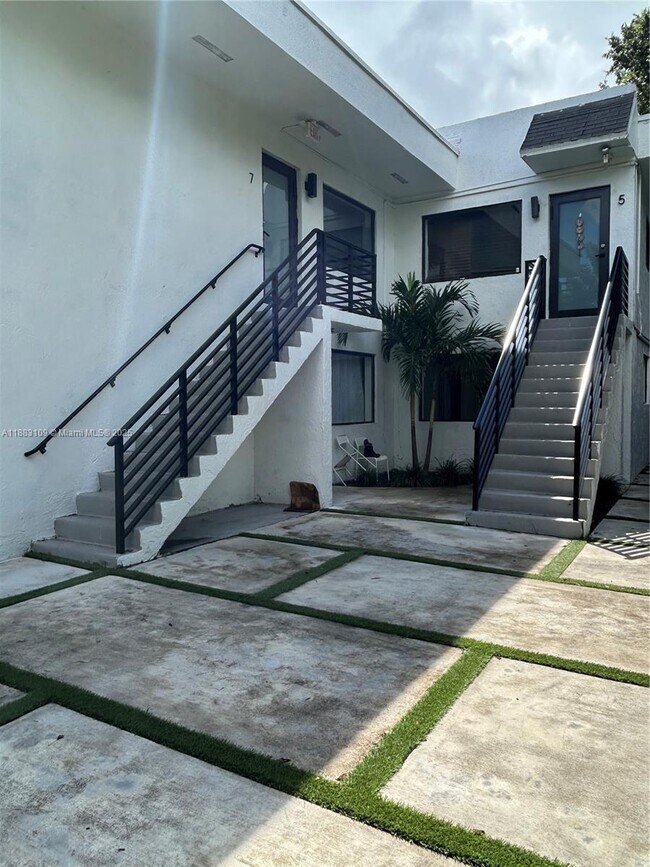 Photo - 37 NW 59th St Unit 4