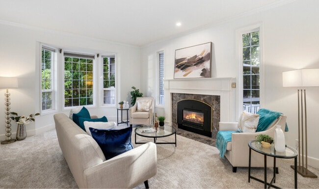 Photo - 2541 Lynnwood Ave NE