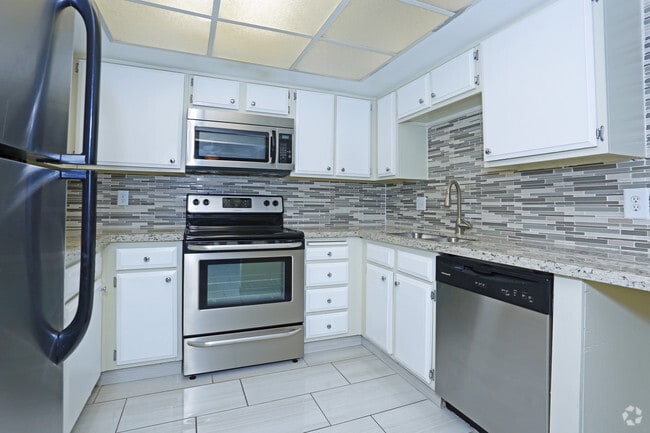 3BR, 2BA - 1360 SF Kitchen