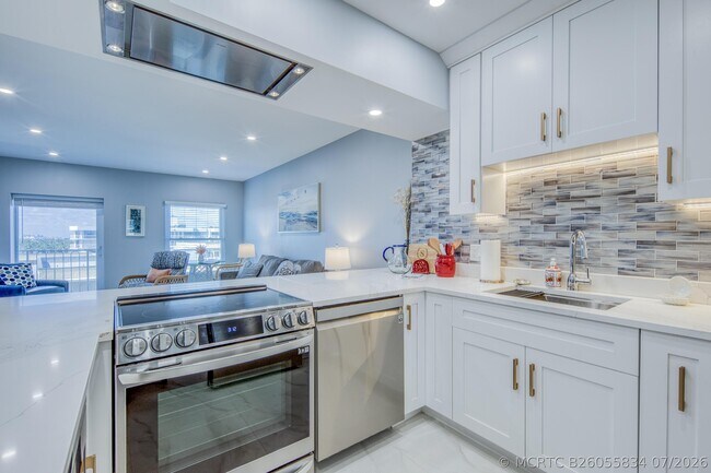 3230 S Ocean Blvd Unit E609