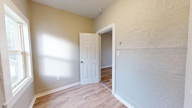 Photo - 3344 Seymour Ave