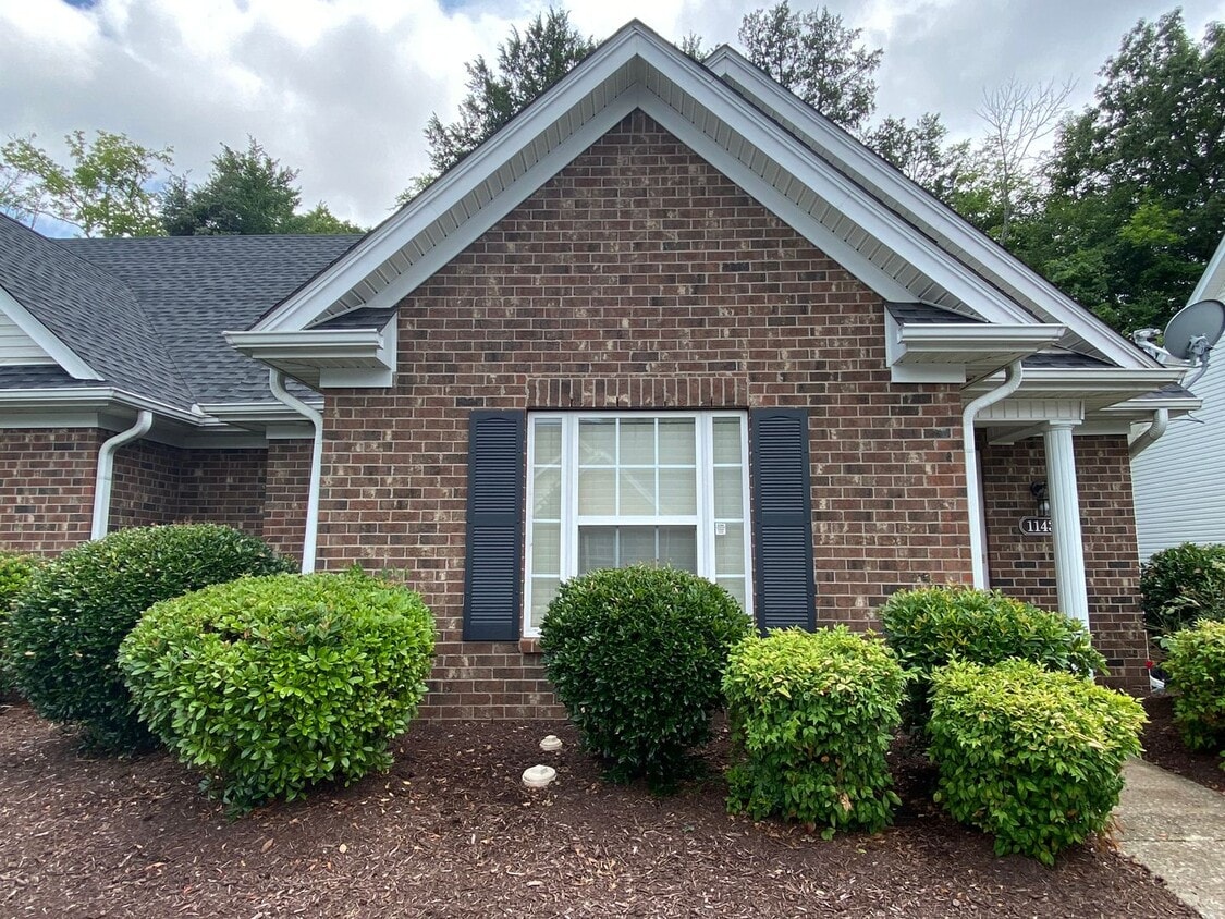 Nashboro Village End Unit Townhome with 2 ... - Nashboro Village End Unit Townhome with 2 ...