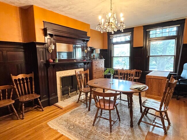Photo - 1901 Beacon St Unit 2