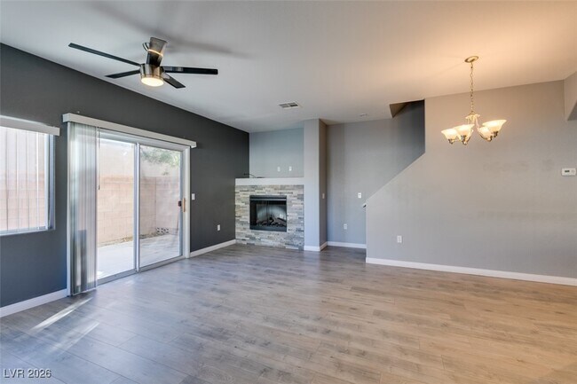 Photo - 6328 Desert Leaf St Unidad 101