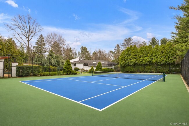 8 Plaka Ct
