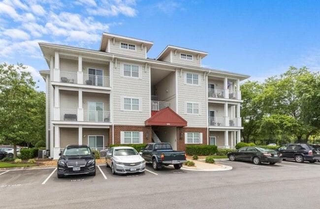 Building Photo - 900 Southmoor Dr Rental