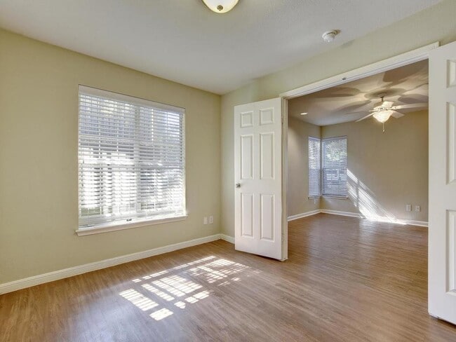 Photo - 7685 Northcross Dr Unit 1009