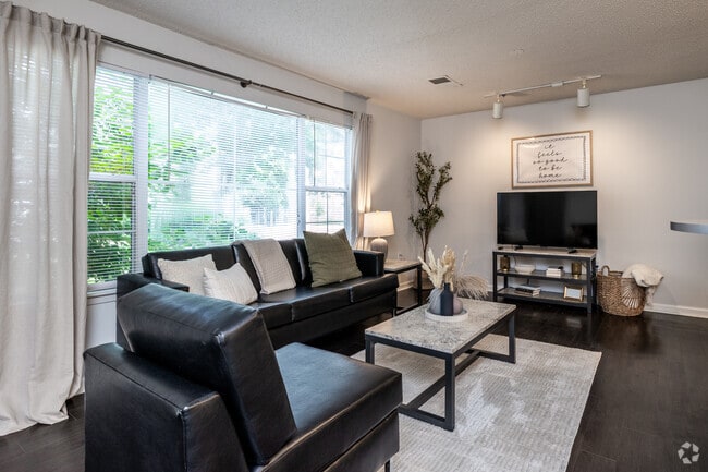 4BR, 2BA - 1,200SF - Living Room