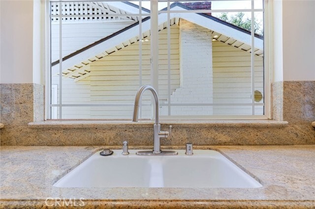 Photo - 320 E Dryden St