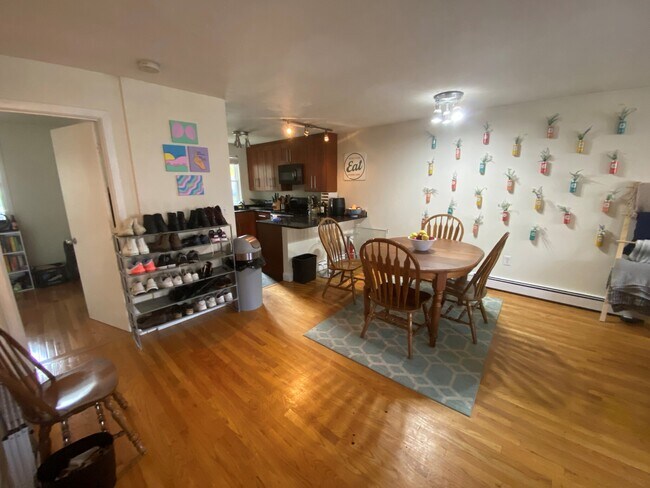Photo - 1430 Tremont St