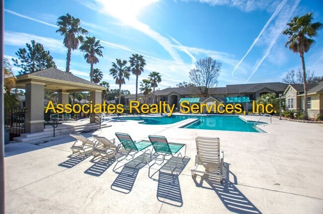 Photo - 3 bedroom home in Windsor Park!  Move in early August!