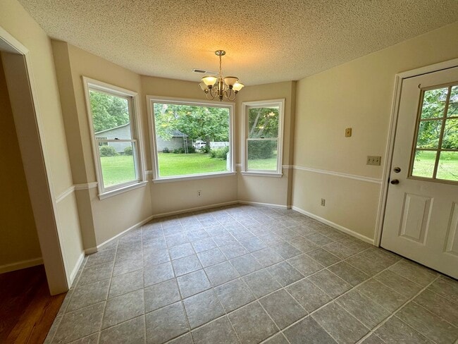 Photo - 2031 Winterberry Rd