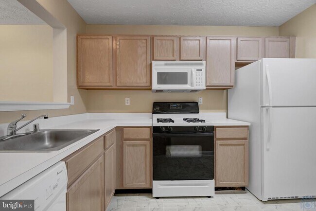 Photo - 50 Amberstone Ct