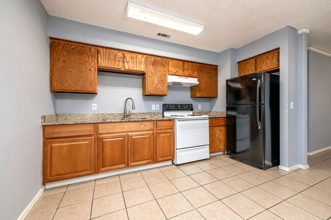 Photo - Quaint Rogers Home!