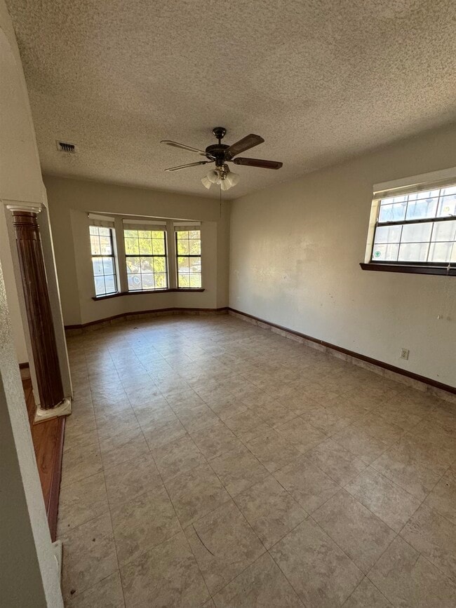 Photo - 404 Venado Ct