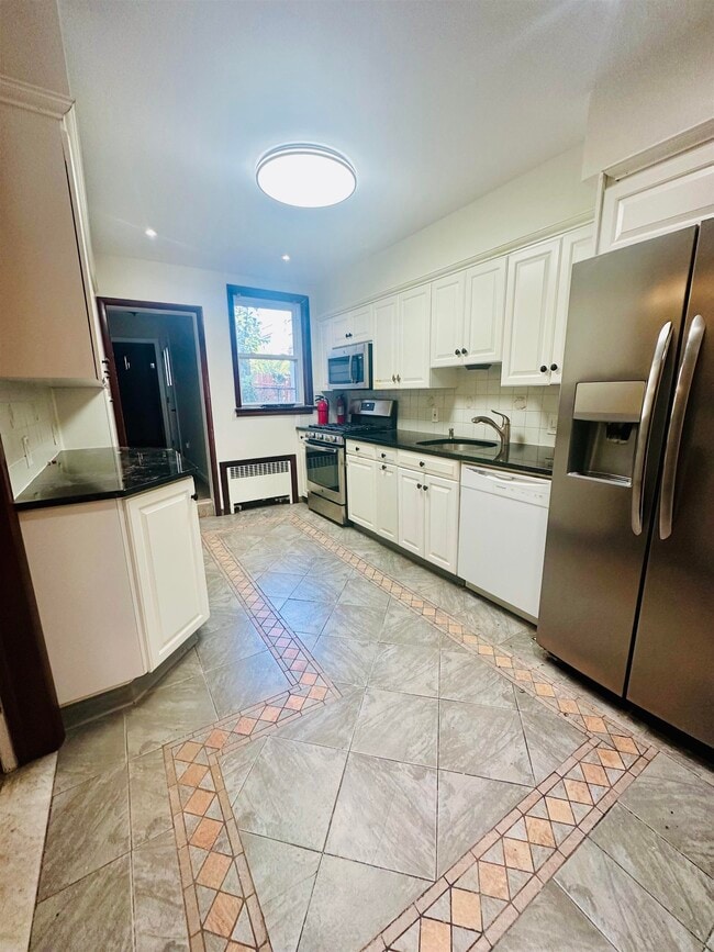 Photo - 2105 Palisade Ave Unit 1