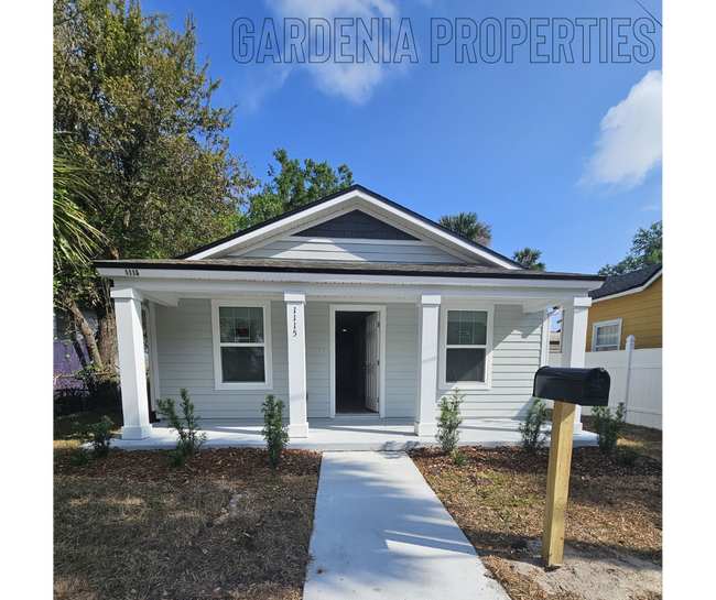 Building Photo - 1115 E 5th St