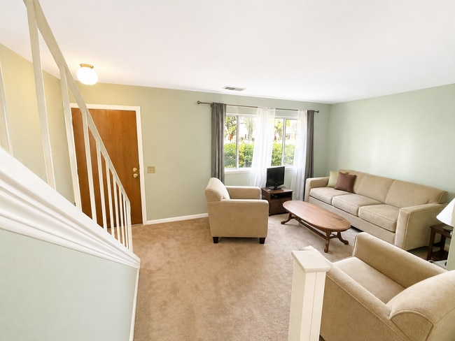 1536 Drake Dr