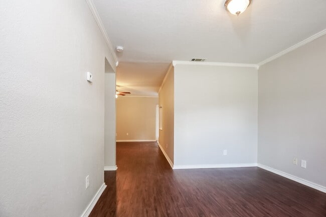 Photo - 1050 Brownwood Dr