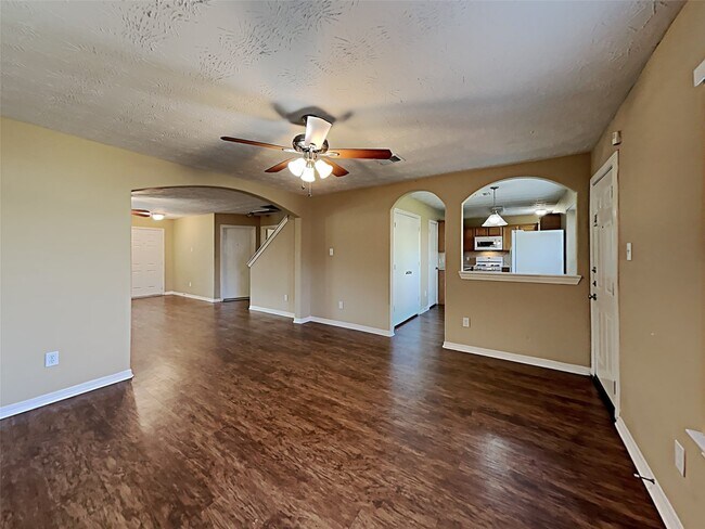 Photo - 5010 Deer Path Dr