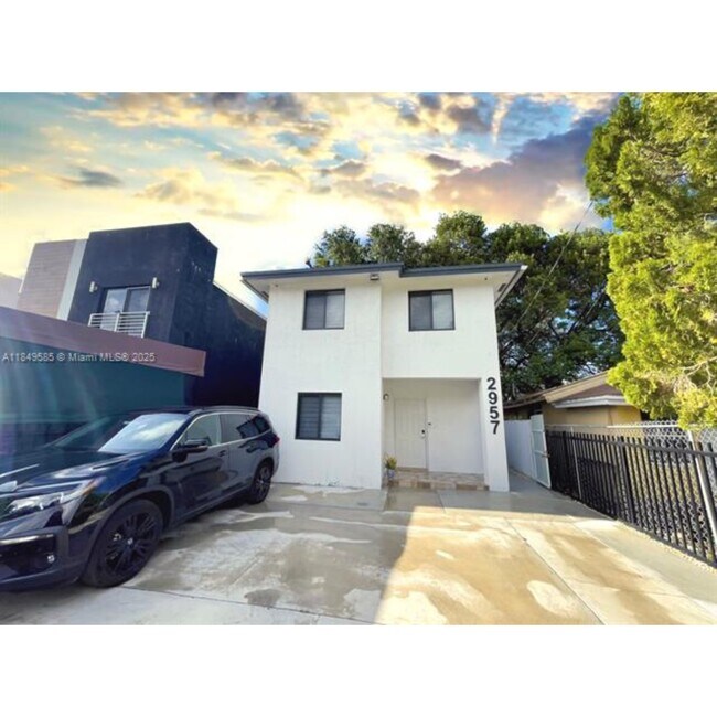 2957 NW 45th St