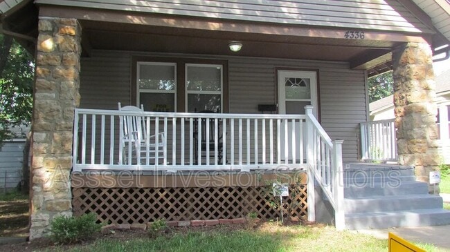 Photo - 4336 Bell St