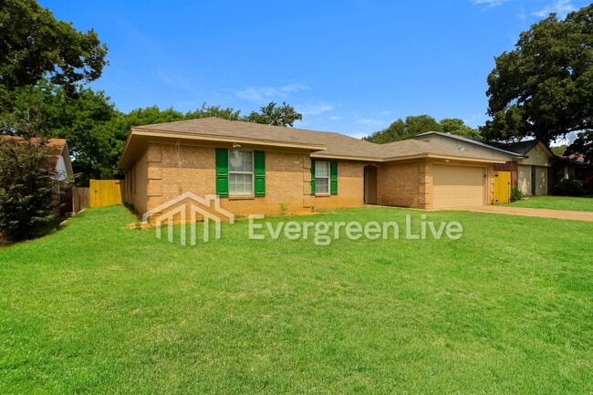 Building Photo - 2417 Meadow Vw