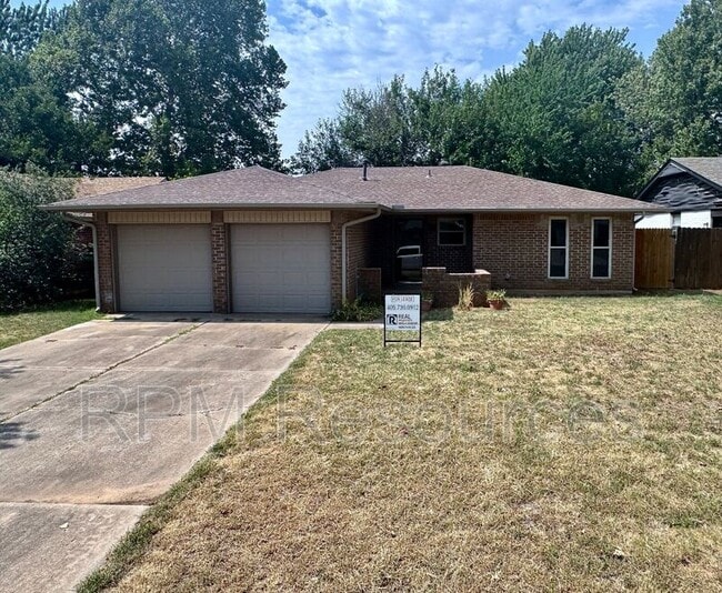Building Photo - 405 Meadow Lake Dr