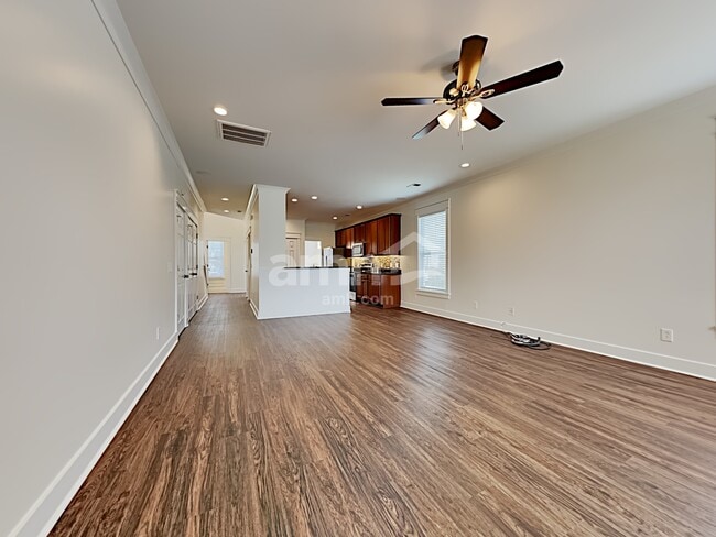 Photo - 305 Peters Creek Dr