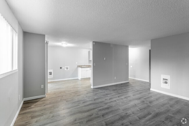 2HAB, 2BA - 825ft²