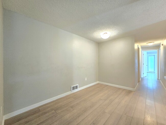 Photo - 2 Bedroom Unit Available Now in Gold Bar -...