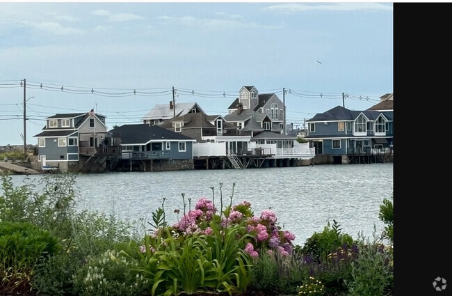 Building Photo - 1093 Nantasket Ave Rental